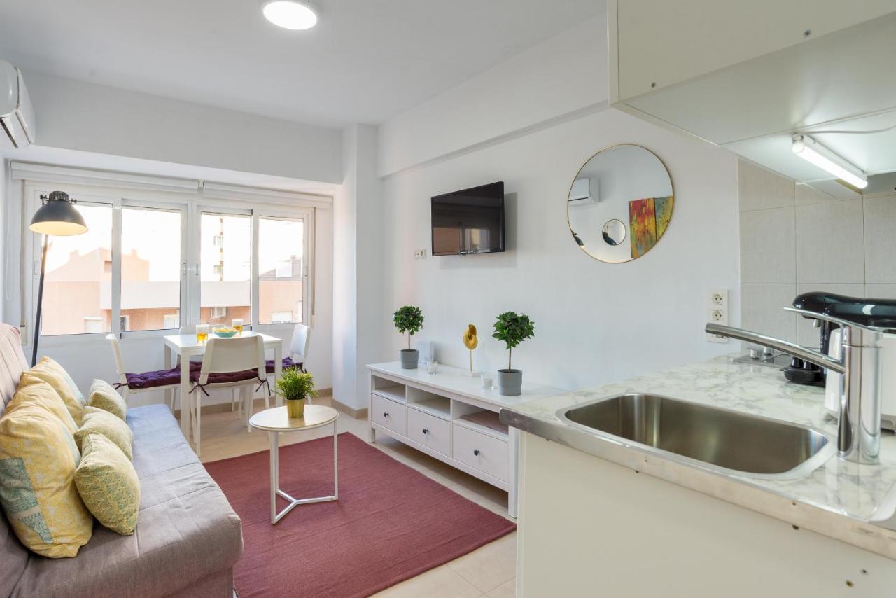 شقة Mp6-Cathedral Views Apt Right On The Beach مالقة المظهر الخارجي الصورة