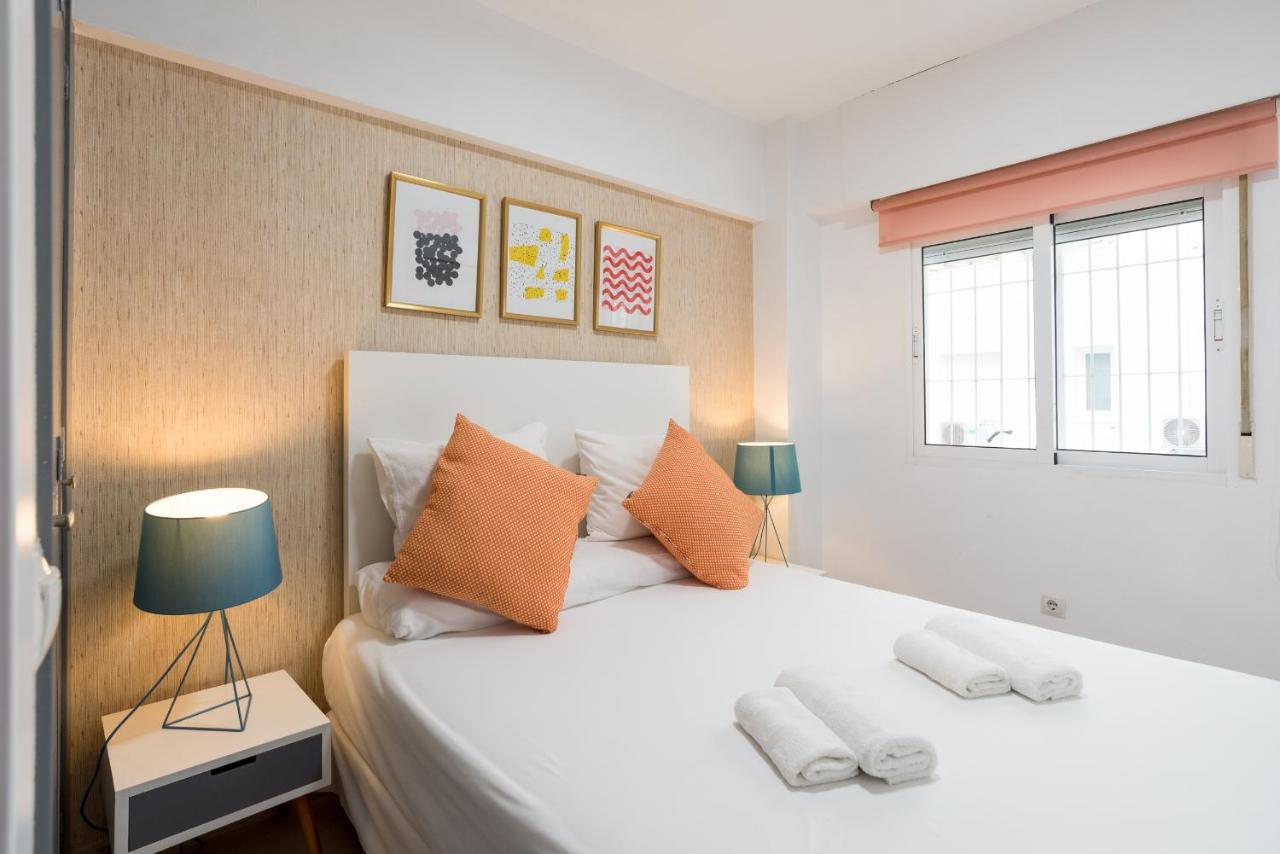 شقة Mp6-Cathedral Views Apt Right On The Beach مالقة المظهر الخارجي الصورة